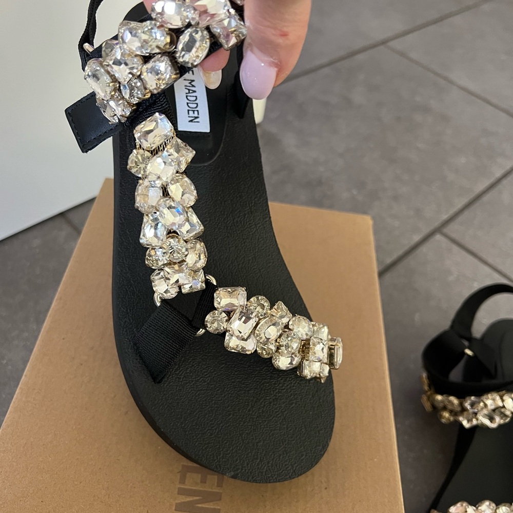 Steve Madden Black Sandals with Crystal Accents - Picture 5 of 10